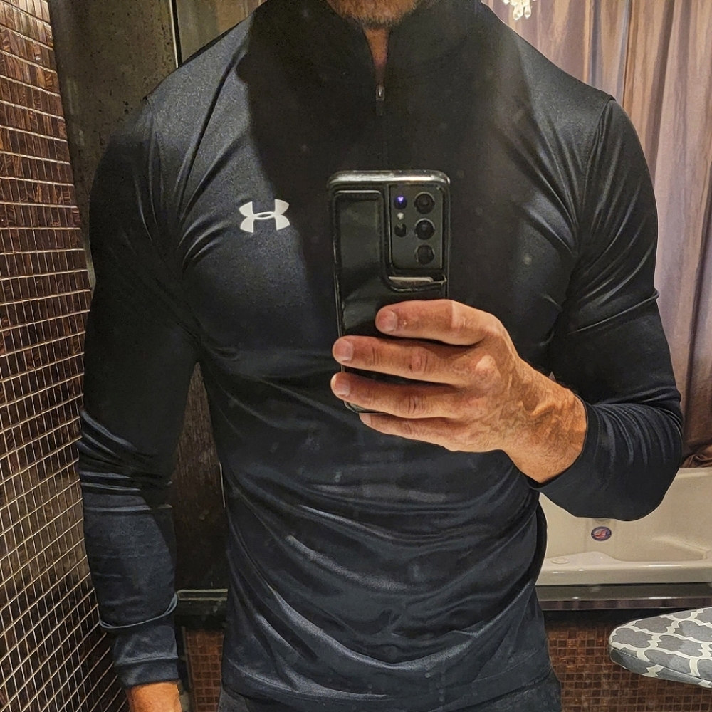 Under Armour leisure/workout top